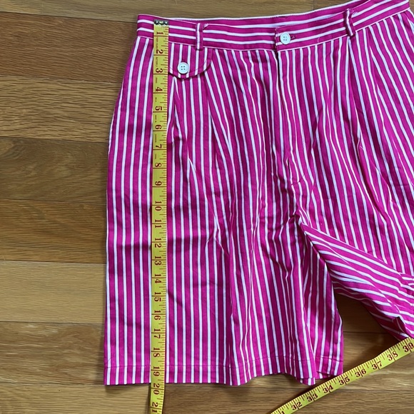 Shorts - Picture 2 of 5